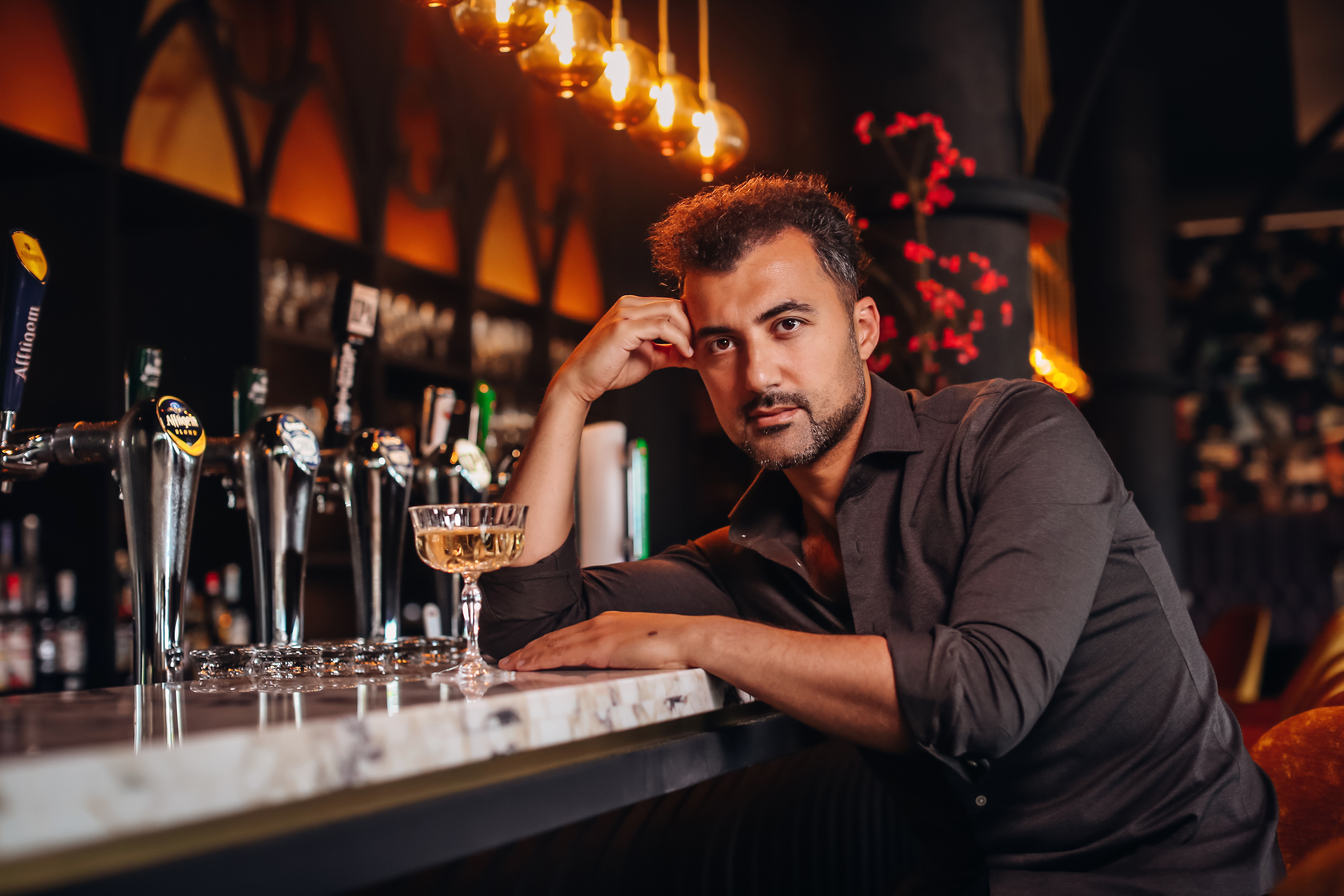 Schrijver en televisiemaker Özcan Akyol