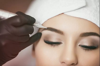 Wenkbrauwen en wimpers