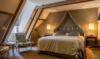 Castle room - Restyled Castle room - Restyled