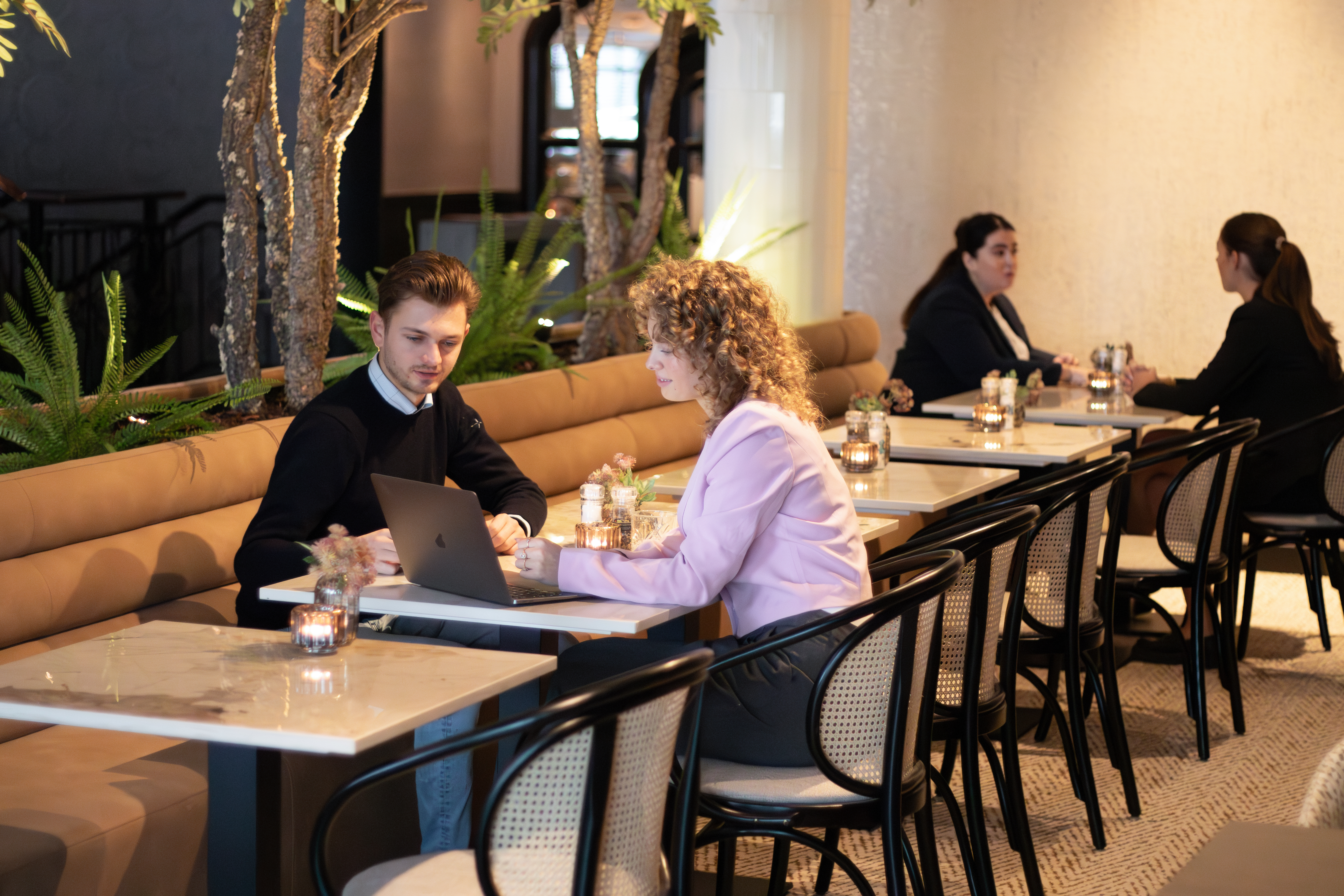 Aufenthaltsraum & Bar