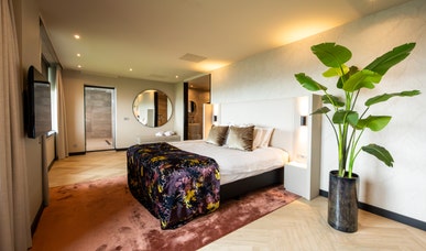 Business Deluxe Suite 1301 Business Deluxe Suite 1301