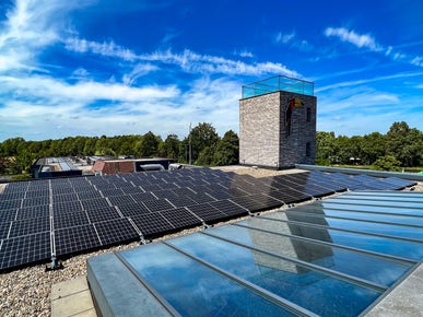 Van 300 naar meer dan 1000 zonnepanelen op het dak!