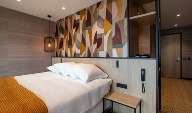 Komfort-Deluxe-6-Personen-Zimmer Komfort-Deluxe-6-Personen-Zimmer