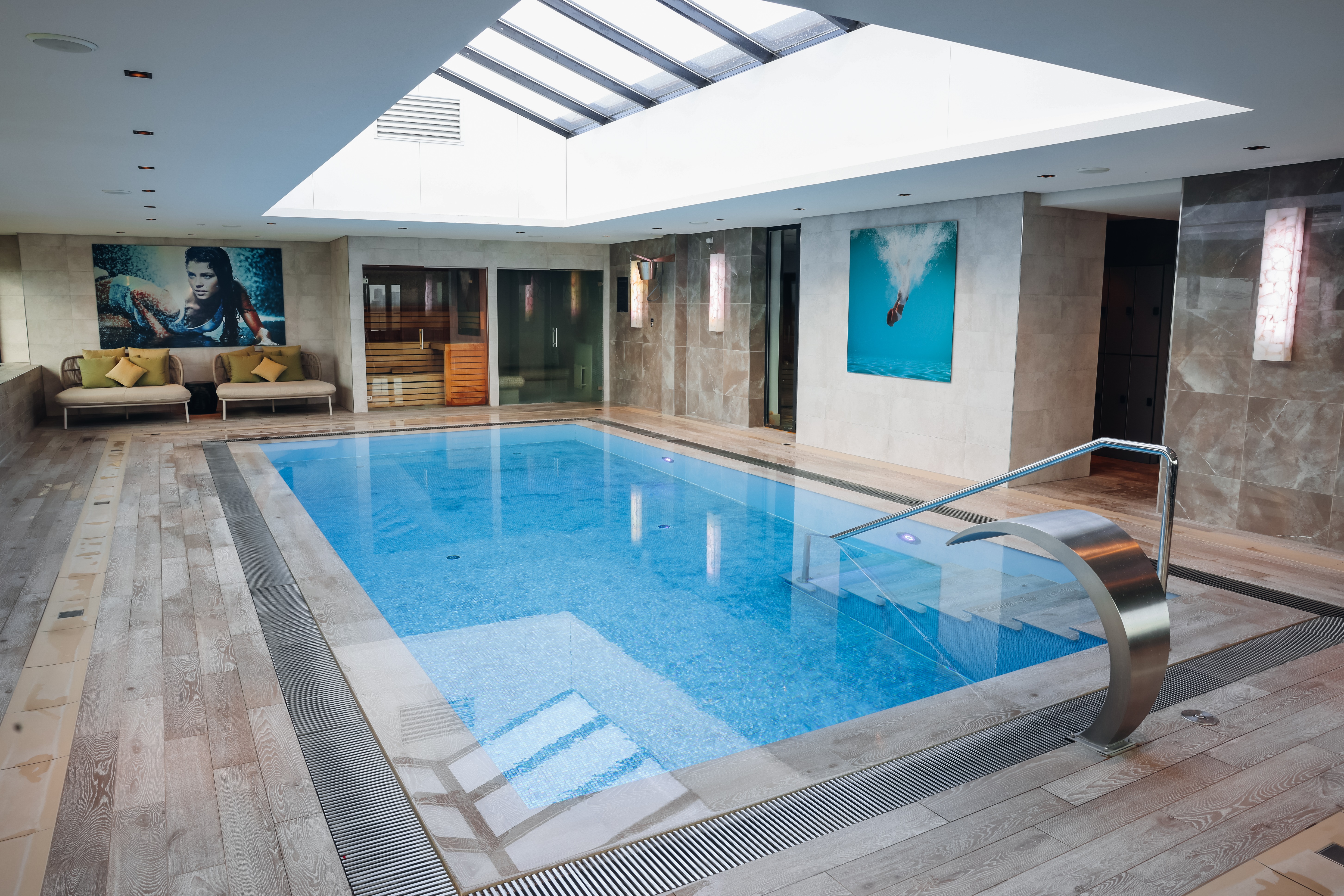 Enjoy our pool and wellness