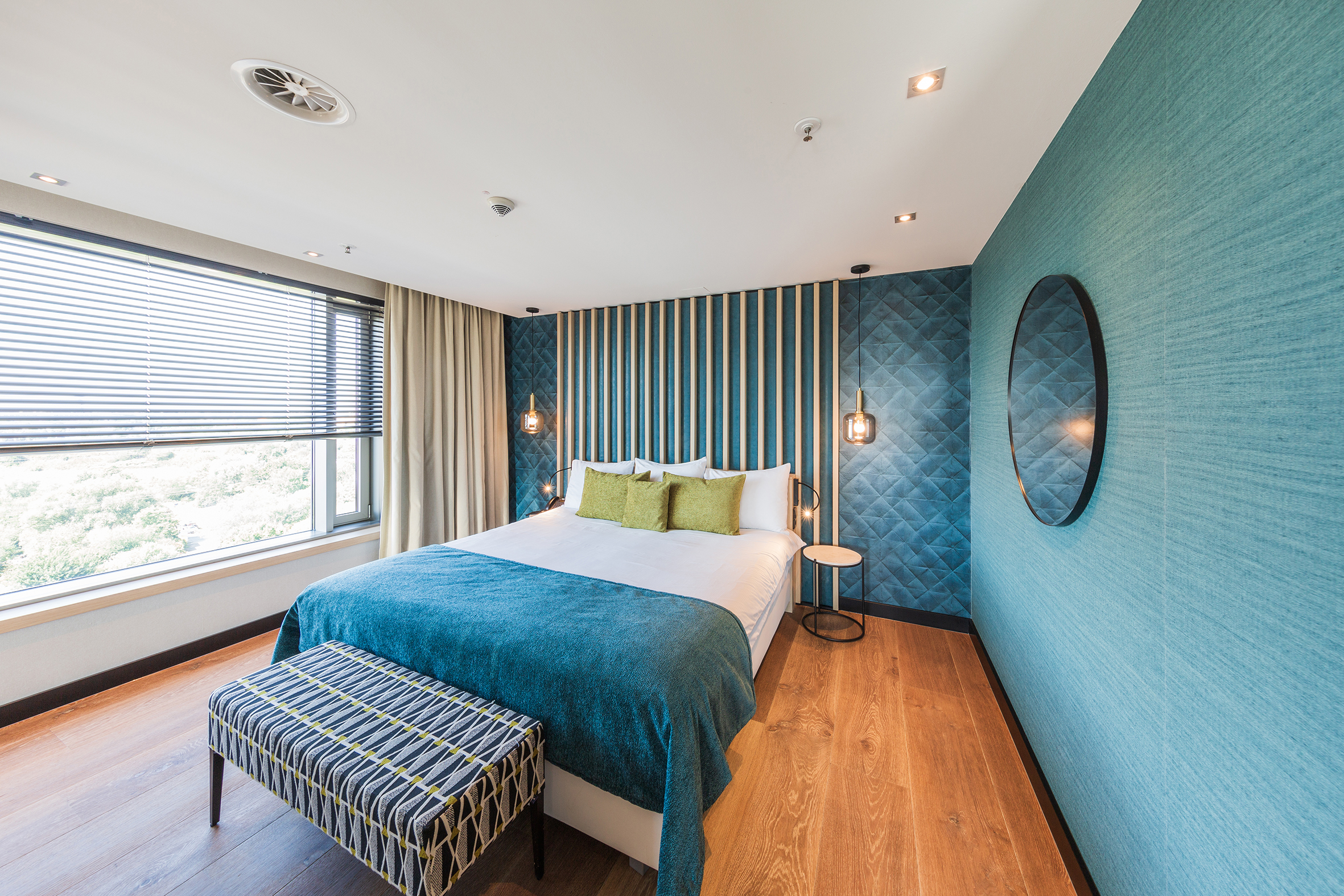 Business Suite King Bed