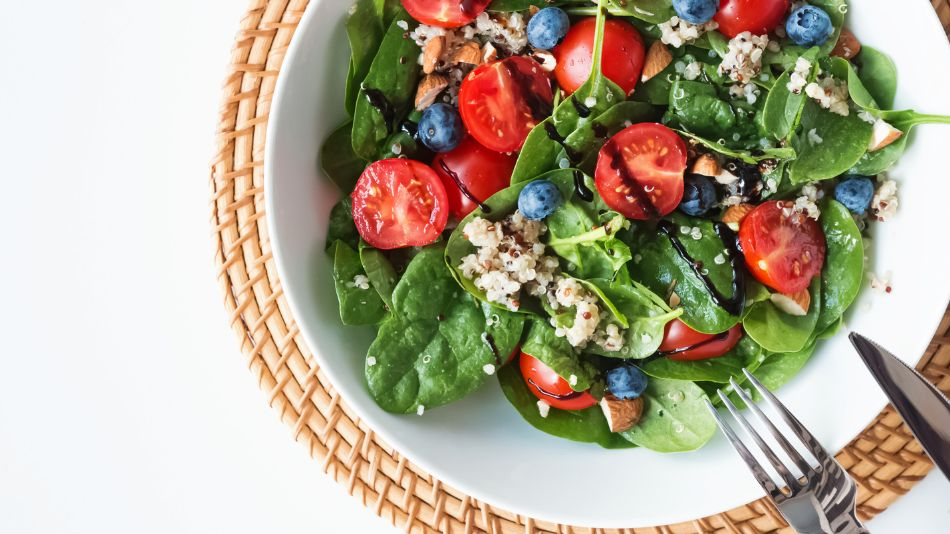 This 1 Nourishing Salad Has 8 Beauty Foods In It