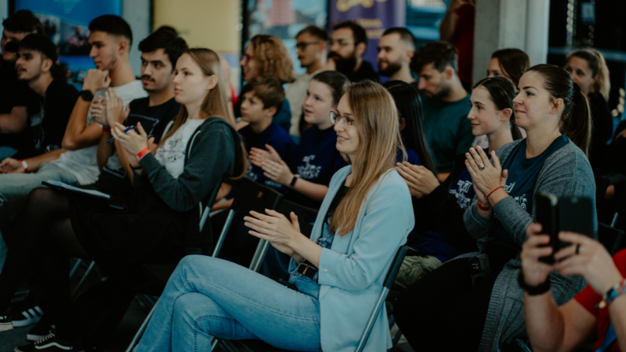 startup-week-grid-hero