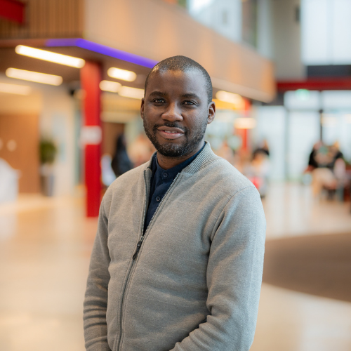 Peter Nawa headshot