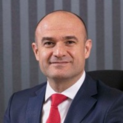 Mucahit Gundebahar headshot