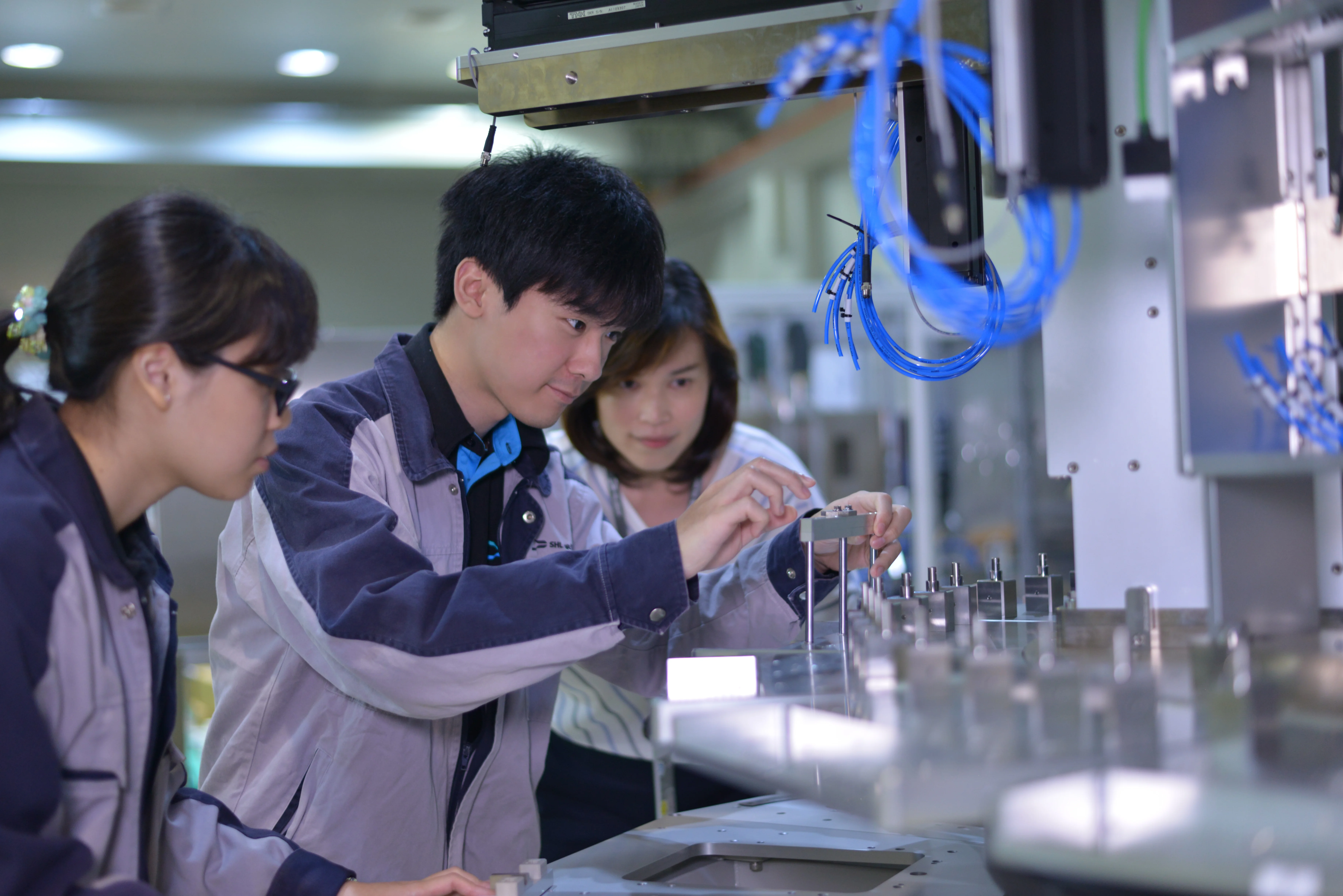 history-2012-apprentice-program-tooling-cnc-automation-shl-advantec