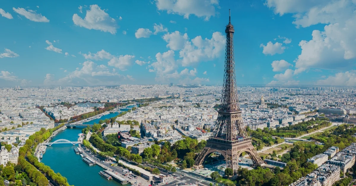 [.jpg] Landmark view of Paris, host city of Pharmapack Europe 2026, where SHL Medical will exhibit and present its latest autoinjector innovations.