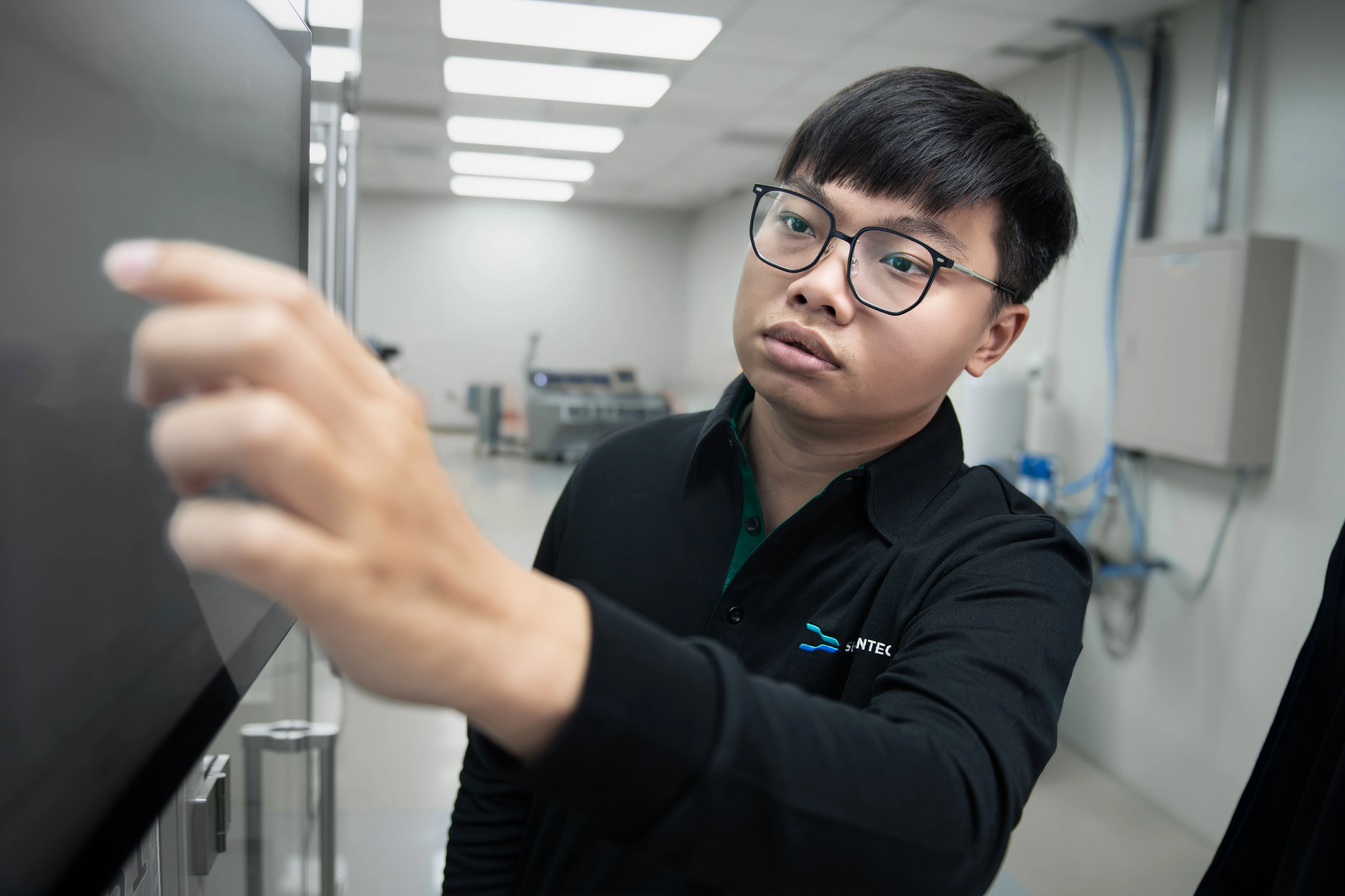 engineer-technical-service-automation-machine-manufacturing-expert-shl-advantec