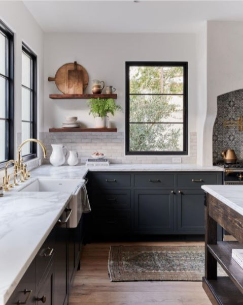 An attractive farmhouse-style kitchen An attractive farmhouse-style kitchen