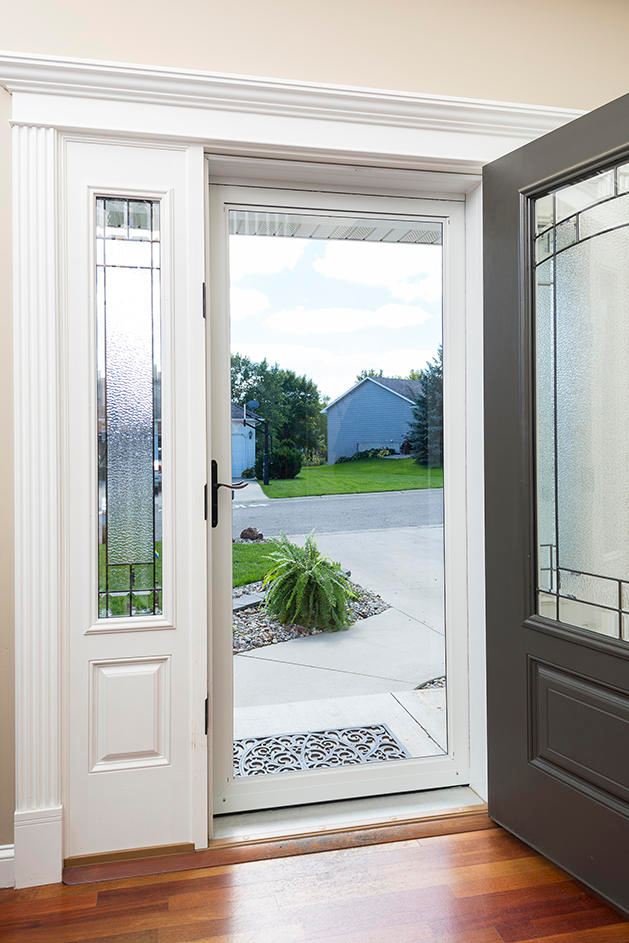 What’s the Difference Between Storm Doors vs. Screen Doors?
