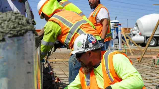 Electrifying Commercial Freight Delivery for Schneider National