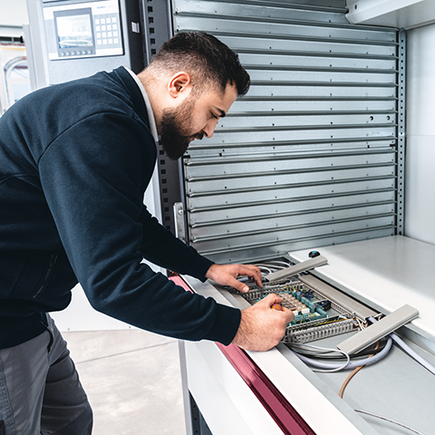 Servicetechniker bei der Wartung