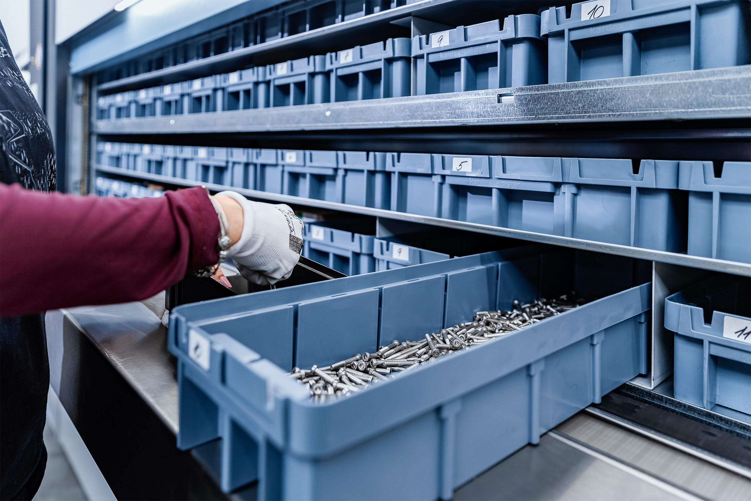 Kardex VCM Boxes in a Kardex Megamat