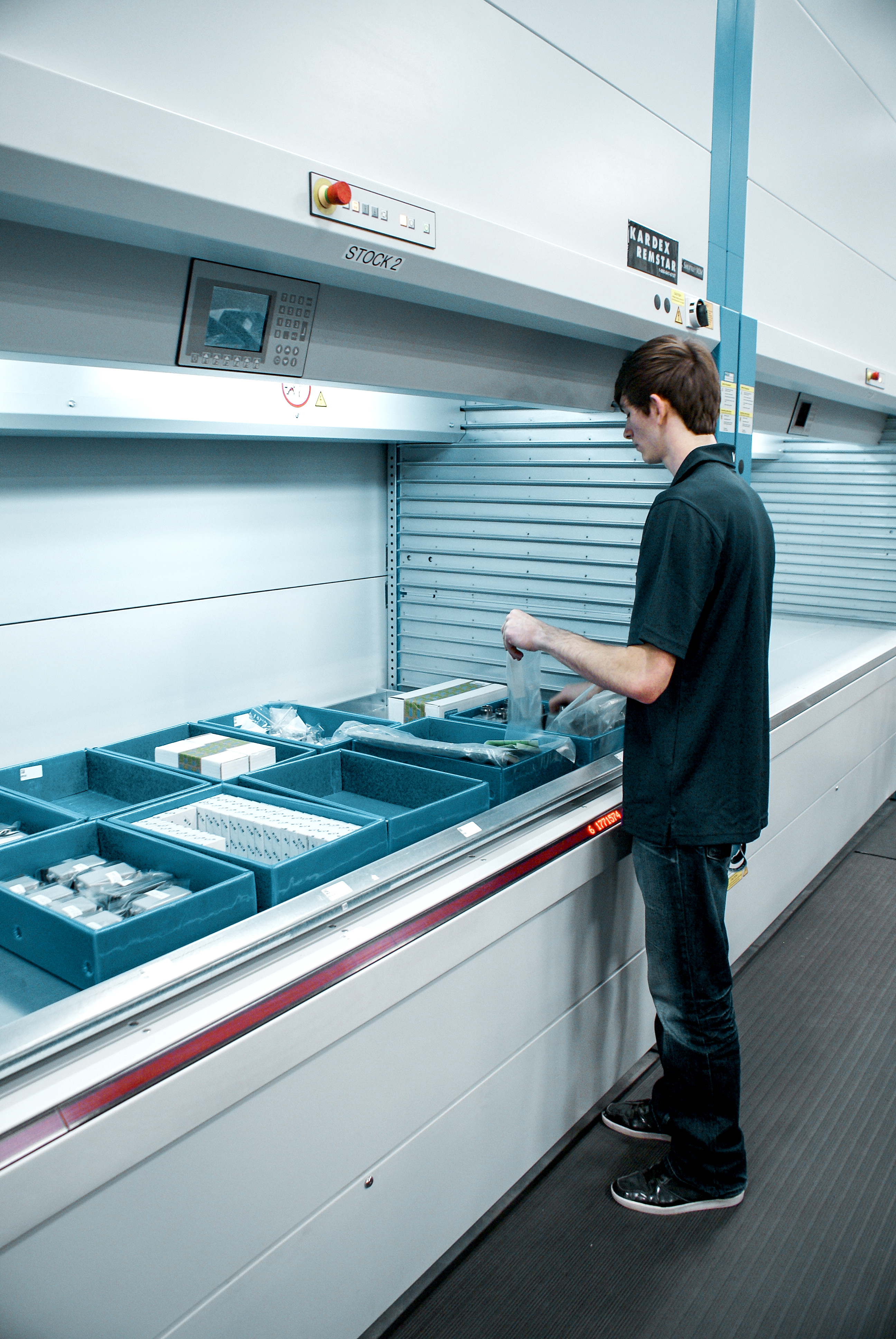 Kardex shuttle for aerospace