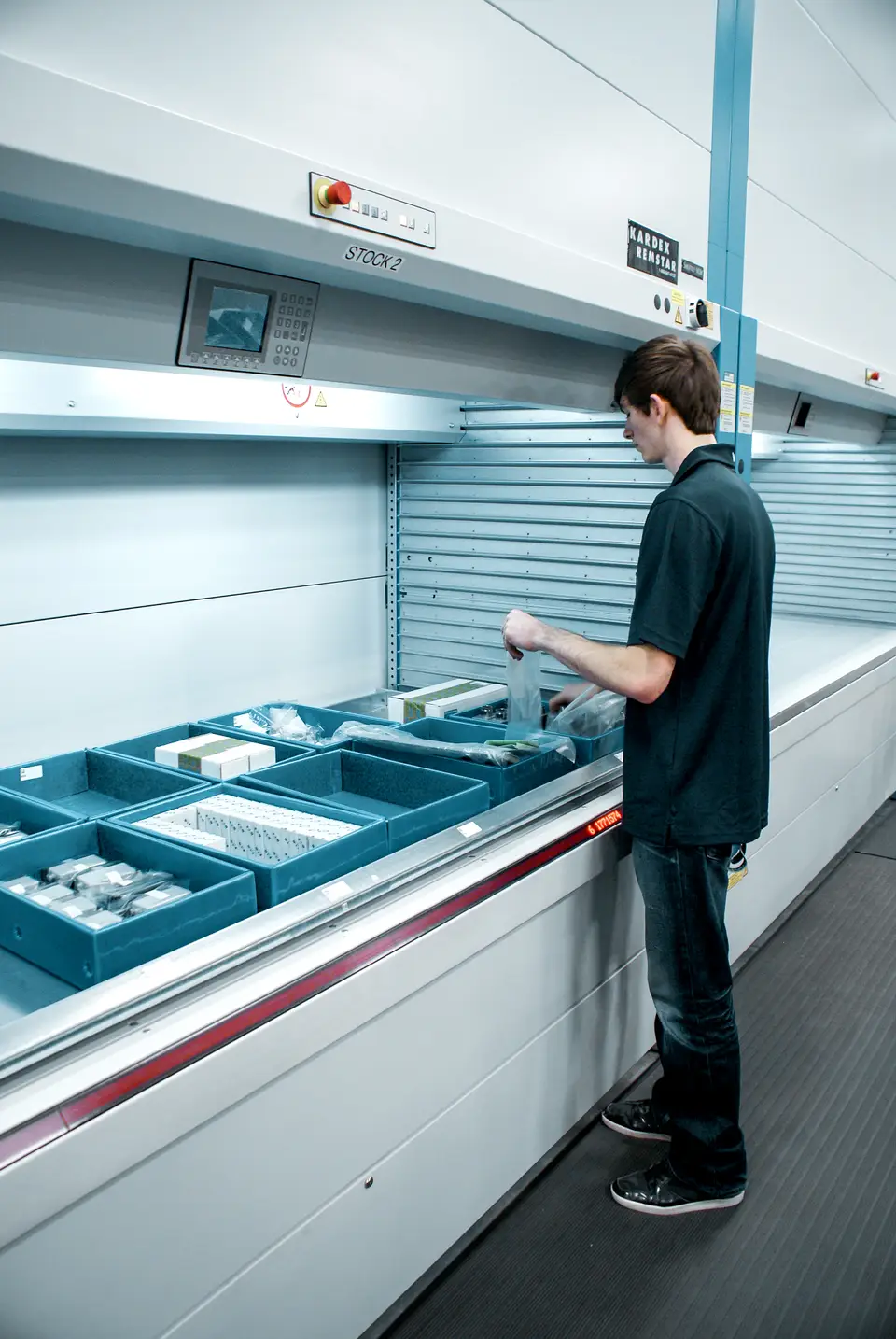 Kardex shuttle for aerospace
