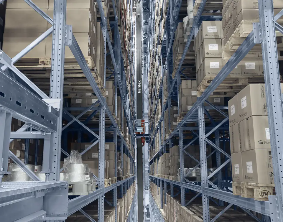 Magazzino a scaffale alto Kardex Mlog