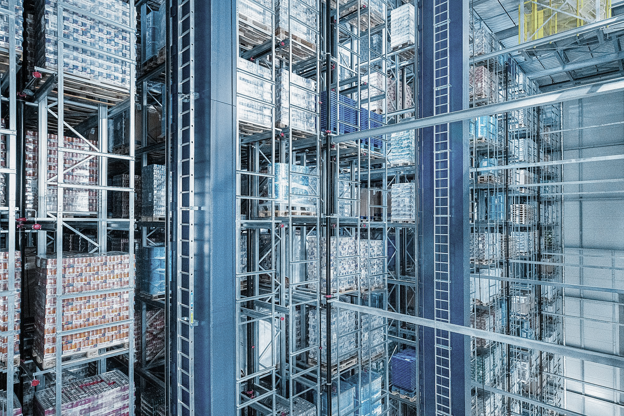 DACHSER Logistikzentrum mit automatisiertem Hochregallager