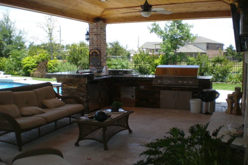 A beautifully designed outdoor living space in Pearland, TX, showcasing seamless indoor-outdoor integration