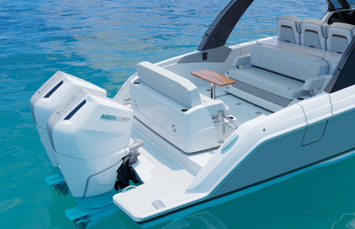 Tiara Yachts 35 LS Exterior Transom