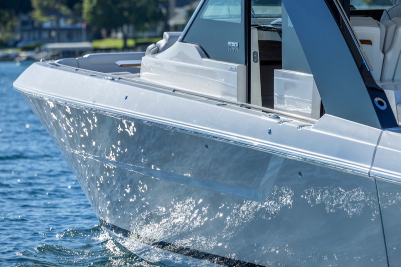 Tiara Yachts 46 LS Hull