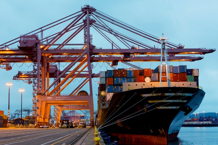 Keep your operations moving with a full suite of international freight forwarding solutions