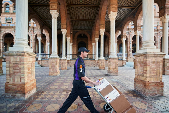 Discover our fast international services