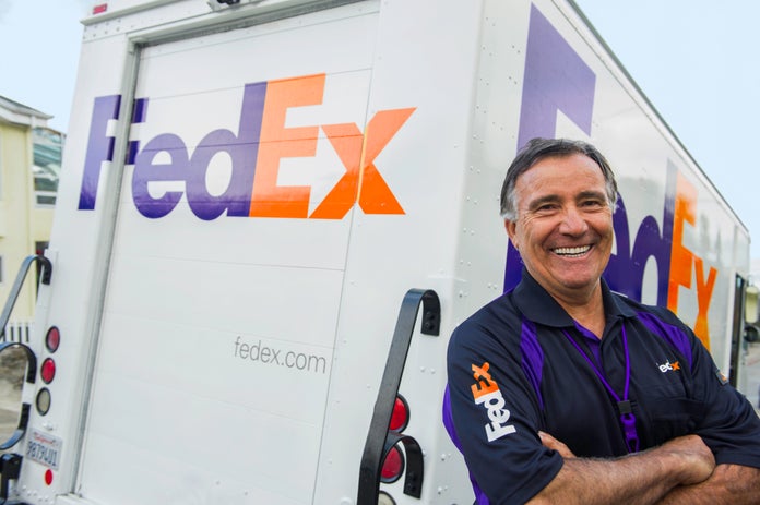 Employé de FedEx Ground