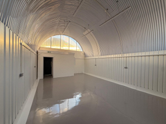 An empty arch with white lining