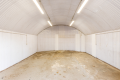 An empty arch with white lining