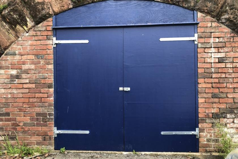 The front of an arch.