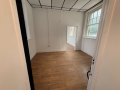 An empty arch with white lining