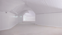 An empty arch with white lining