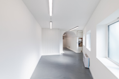 An empty arch with white lining