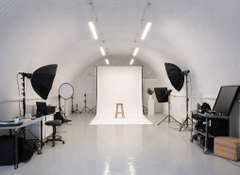 An empty arch with white lining