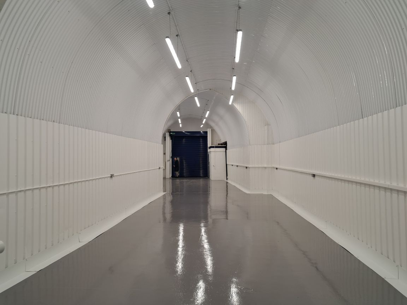 An empty arch with white lining