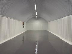 An empty arch with white lining