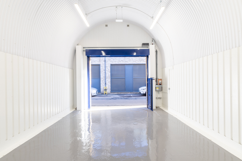 An empty arch with white lining