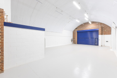 An empty arch with white lining