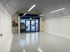 An empty arch with white lining