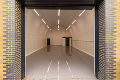 An empty arch with white lining
