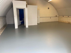 An empty arch with white lining