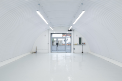 An empty arch with white lining