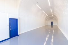 An empty arch with white lining