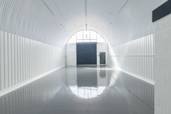 An empty arch with white lining