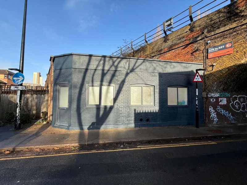 The front of an arch.