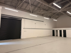 An empty arch with white lining